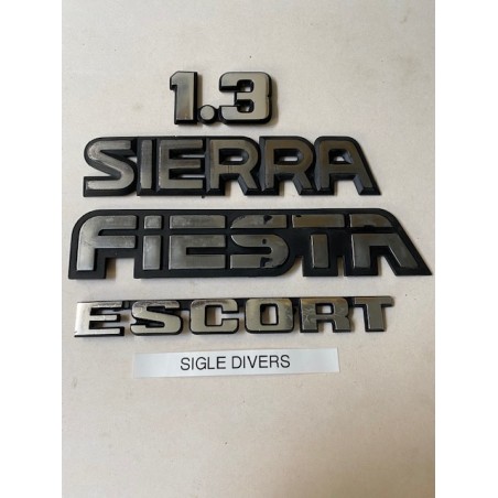 Sigle de différents modèles Ford